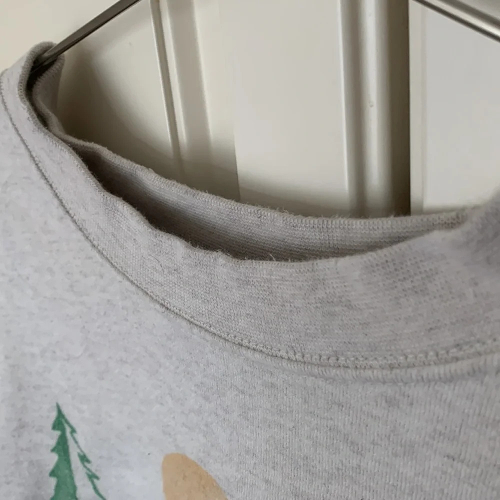 American eagle size medium gray crew neck sweatshirt log cabin pine trees sun - Picture 3 of 11